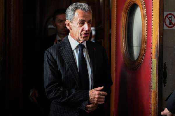 Sarkozy, primer expresidente francés con tobillera electrónica - Mundo - ABC Color