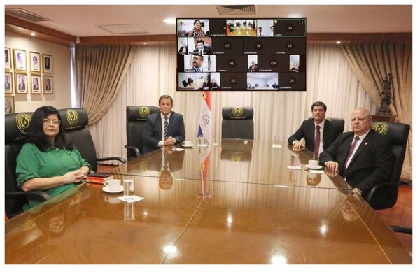 Reunión organizativa para establecer calendario de expansión del expediente electrónico en el país