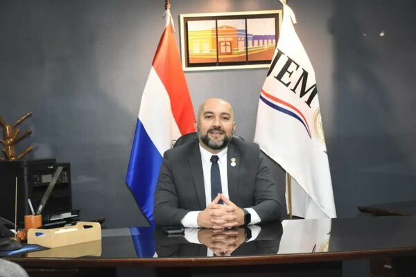 Diputado Arévalo pide su desafuero parlamentario y renuncia al JEM