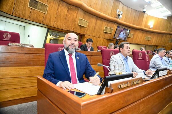 Orlando Ar茅valo renuncia al JEM y solicita su desafuero Diputados