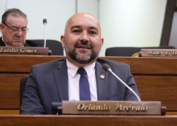 Diputado Orlando Arévalo renunció al JEM