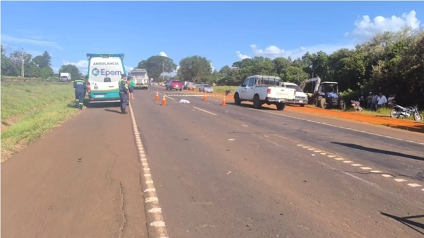 Un padre y su hijo de 5 años en moto murieron tras chocar contra un camión - Noticiero Paraguay