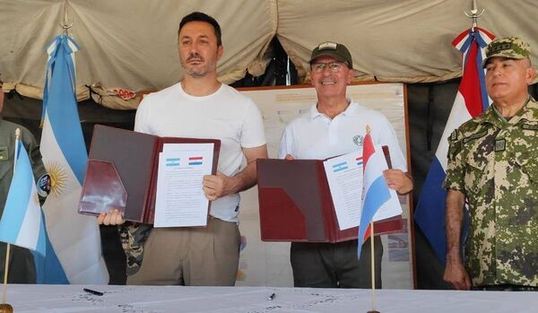 Paraguay y Argentina acuerdan reforzar la cooperaci贸n militar en la vigilancia fronteriza
