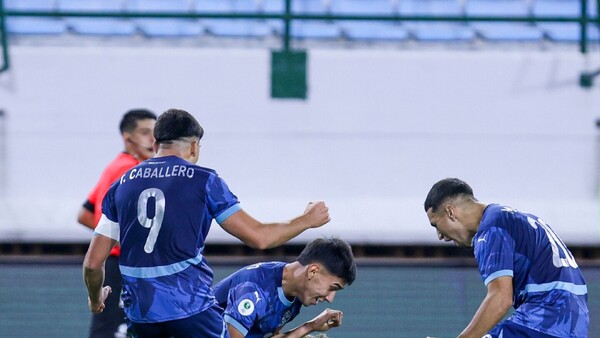 La Albirroja no se rinde y logra en la agonía un triunfo clave ante Chile