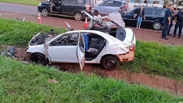 Auto choca contra un camión y sus tres ocupantes mueren en Minga Guazú