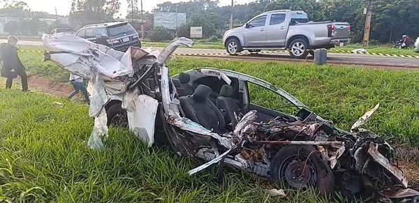 Violento choque en Minga Guazú deja tres jóvenes fallecidos - trece