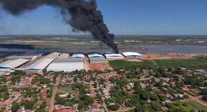 Incendio de gran proporción en puerto de Mariano Roque Alonso - Nacionales - ABC Color