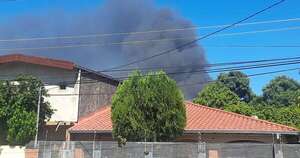 Diario HOY | Puerto Fénix: voraz incendio en depósito de neumáticos