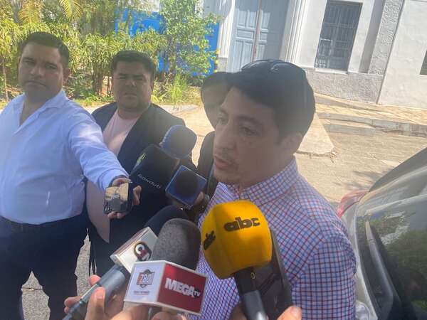 Padres de niña de tres años que llegó muerta a hospital  son procesados y enviados a prisión  - Policiales - ABC Color