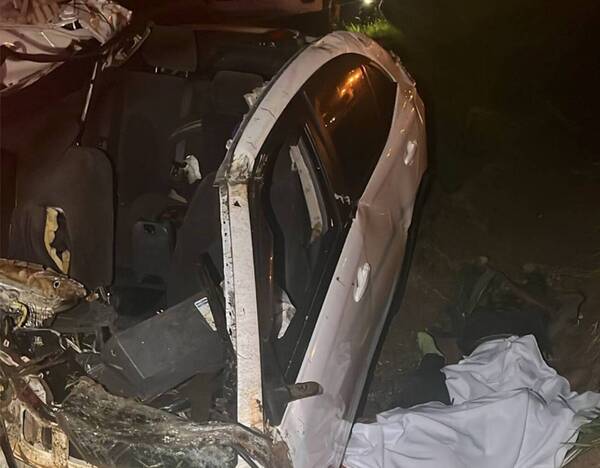 Tenía arresto domiciliario pero la muerte lo encontró a ¿150 km/h?: tres muertos en total