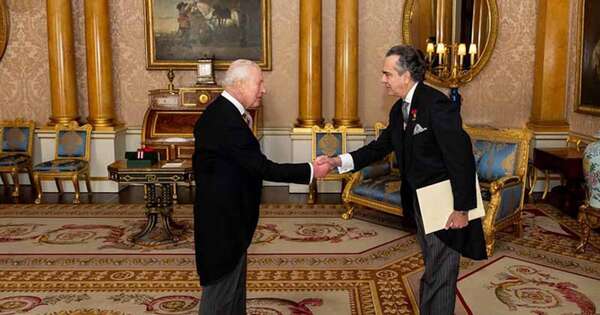 Diario HOY | Embajador paraguayo se presenta ante el Rey Carlos III