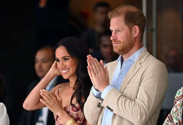 Trump: “No deportaré al príncipe Harry, ya tiene suficientes problemas con Meghan” - Gente - ABC Color