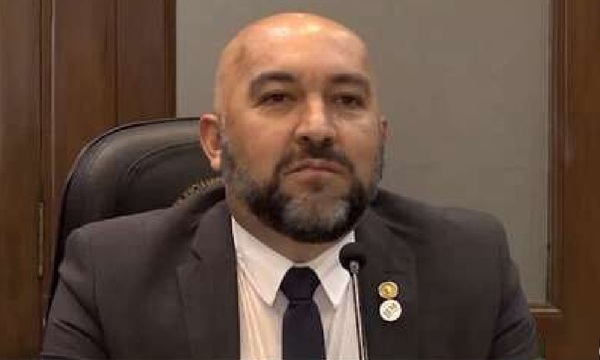 Orlando Arévalo renuncia a la Cámara de Diputados tras escándalo de corrupción en el JEM - OviedoPress