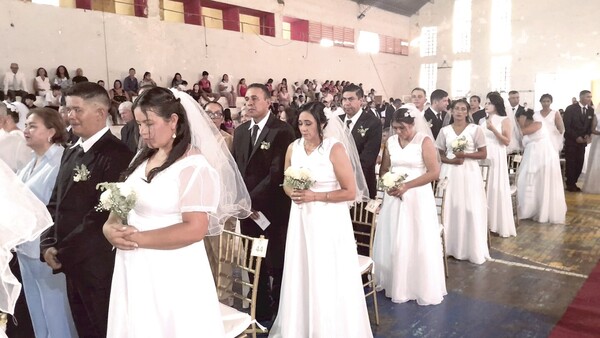 Tres hermanos dieron el “Sí, quiero” en boda comunitaria