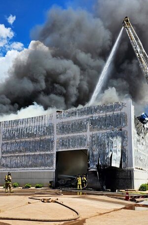 Instan a tomar precauciones ante incendio de gran magnitud en Roque Alonso - Unicanal