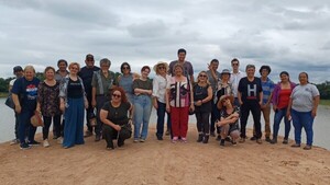 Encarnación reúne a escritores y artistas en Expo Libros 2025