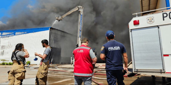 Trabajo monitorea condiciones de salud ocupacional tras incendio en el Puerto Fénix