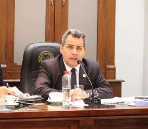 Abogados de Abdo alegan persecución y venganza detrás de orden de traslado del fiscal Segovia - Nacionales - ABC Color