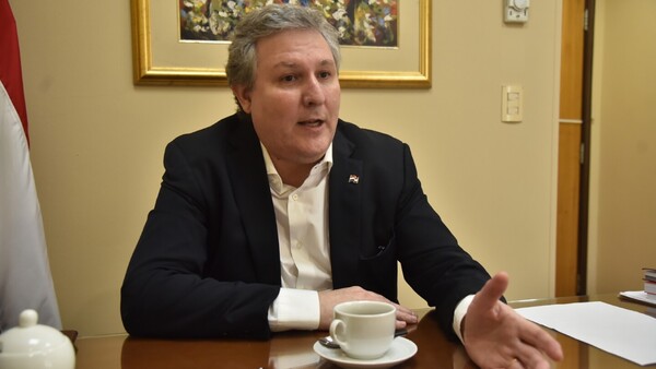 “Orlando Arévalo es solo un peón y la cara del momento”
