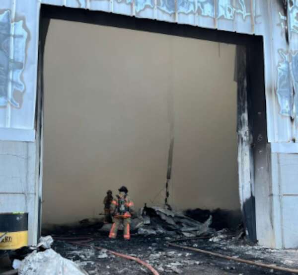 Incendio en depósito de cubiertas: más de 250 bomberos sofocaron el fuego - Nacionales - ABC Color