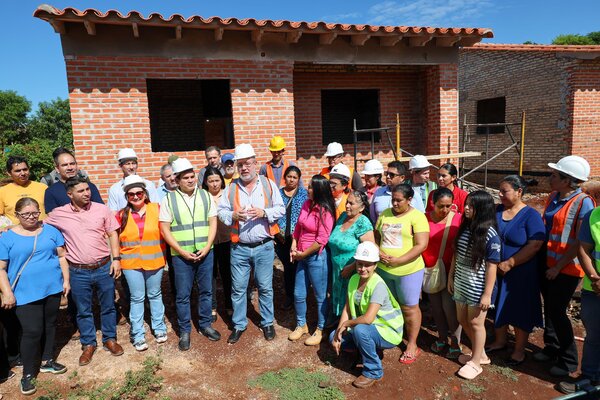 Autoridades verifican construcción de 160 viviendas en Ciudad del Este - .::Agencia IP::.
