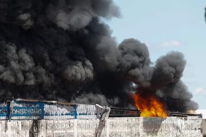 Voraz incendio en MRA: 200 bomberos trabajaron más de 8 horas para controlarlo