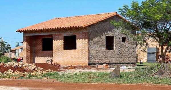 Diario HOY | Avanza la construcción de 160 viviendas en Alto Paraná