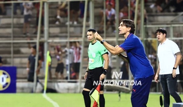 Versus / Martínez lamenta los puntos perdidos y asegura que Cerro siempre mereció más
