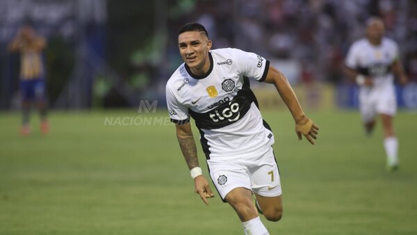 Versus / Un misil de Hugo Fernández hizo festejar a Olimpia en Itauguá