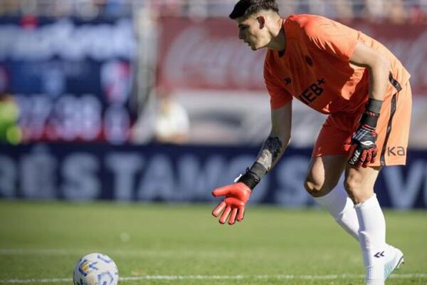 Futbolistas nacionales vuelven a destacar alrededor del mundo