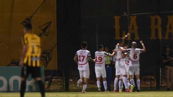 Libertad acaba con el invicto y el liderato de Guaraní