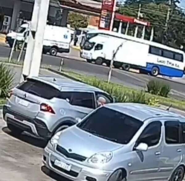 Vídeo: así robaron una camioneta sin violentarla en un supermercado de Capiatá - Policiales - ABC Color