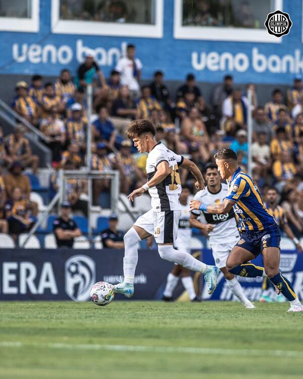 Apertura: con lo justo, el Decano vence a Sportivo Luqueño - trece