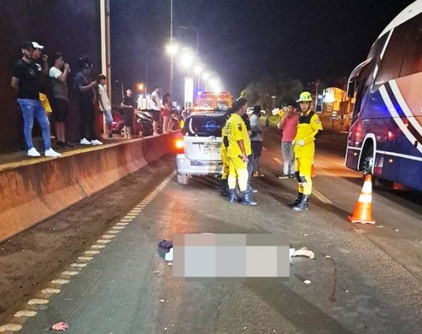 Peatón muere luego de ser arrollado por un colectivo - La Clave