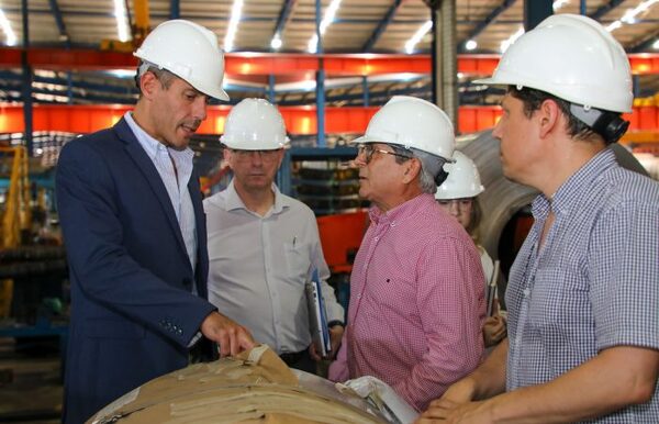 Viceministro verifica proceso productivo y desarrollo de empresas metal煤rgicas nacionales