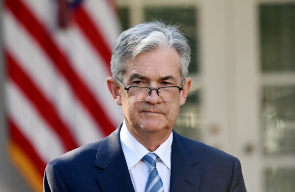 Powell defender谩 ante el Congreso que la Fed no tiene prisa por bajar las tasas