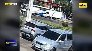 Video: Así robaron cartera con dinero de una camioneta en Capiatá  - ABC Noticias - ABC Color
