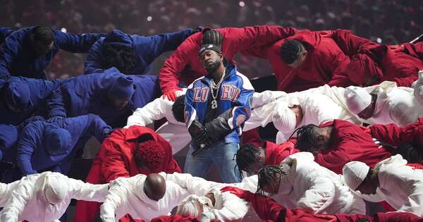 La Nación / Kendrick Lamar desató la euforia con “Not Like Us” en el Super Bowl