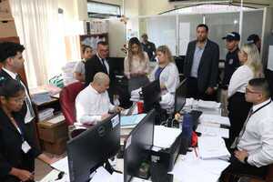 Allanamientos simultáneos en el caso «Mafia de los Pagarés»