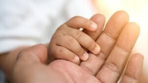 Niño de un año fue encontrado deambulando en la calle de madrugada