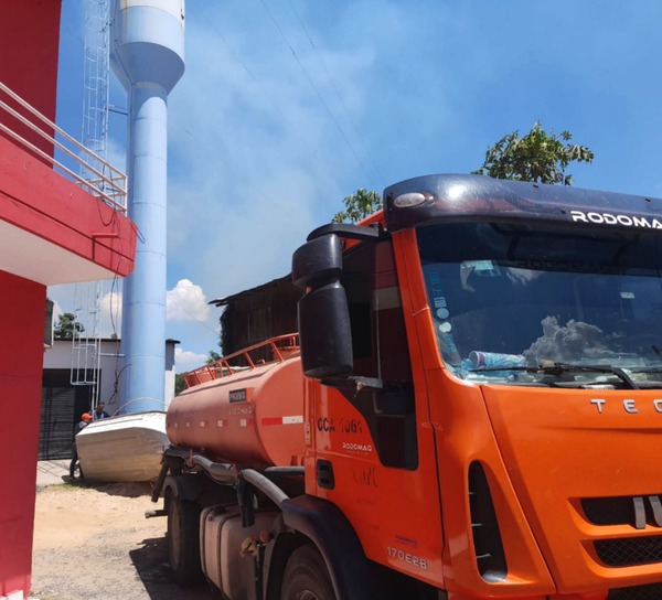 Distribuyen 20.000 litros de agua a familias de comunidades de Presidente Hayes y Cordillera - .::Agencia IP::.