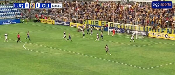 Versus / La ocasión de gol clarísima que falló Robert Rojas de manera insólita