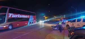 Dos motociclistas fallecen en Quiindy tras chocar contra camionetas - Nacionales - ABC Color