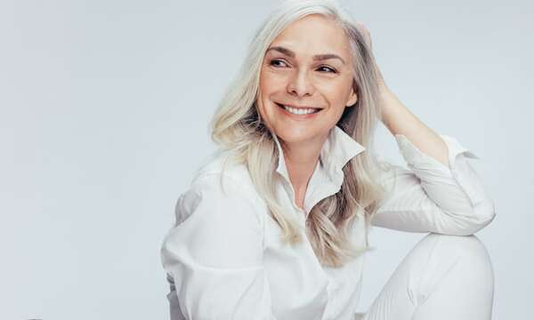 Envejecimiento positivo: por qué cada vez más mujeres abrazan sus canas y arrugas - Estilo de vida - ABC Color