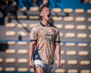 El equipo superior Cerro Porteño no supo anotarle a Trinidense, y el de la Reserva “pegó” seis - Fútbol - ABC Color