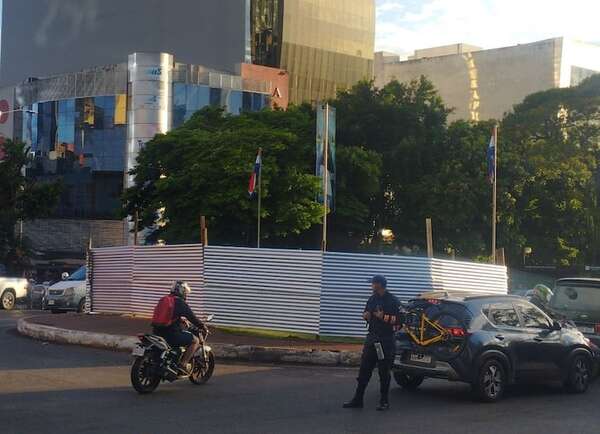 Se inicia obra para recuperación de la emblemática Rotonda Reloj en Ciudad del Este - ABC en el Este - ABC Color