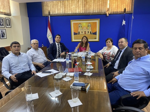 Oposición pide explicaciones por cambio en Fiscalía y plantean convocar a Emiliano Rolón