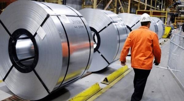 Trump aumentó 25% impuestos a todas las importaciones de acero y aluminio