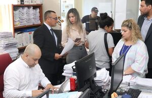 Fiscalía allana juzgados de paz e incauta teléfonos de jueces por caso “mafia del pagaré” - PDS RADIO Y TV