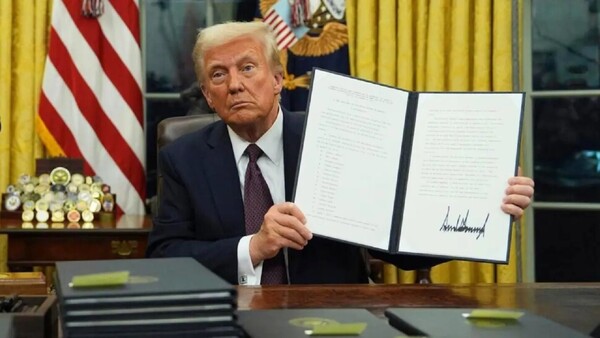 Trump ordena por decreto volver a las pajitas de plástico para sorber líquidos